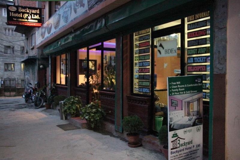 Backyard Hotel Kathmandu Exterior foto