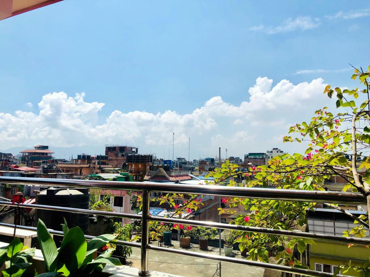 Backyard Hotel Kathmandu Exterior foto